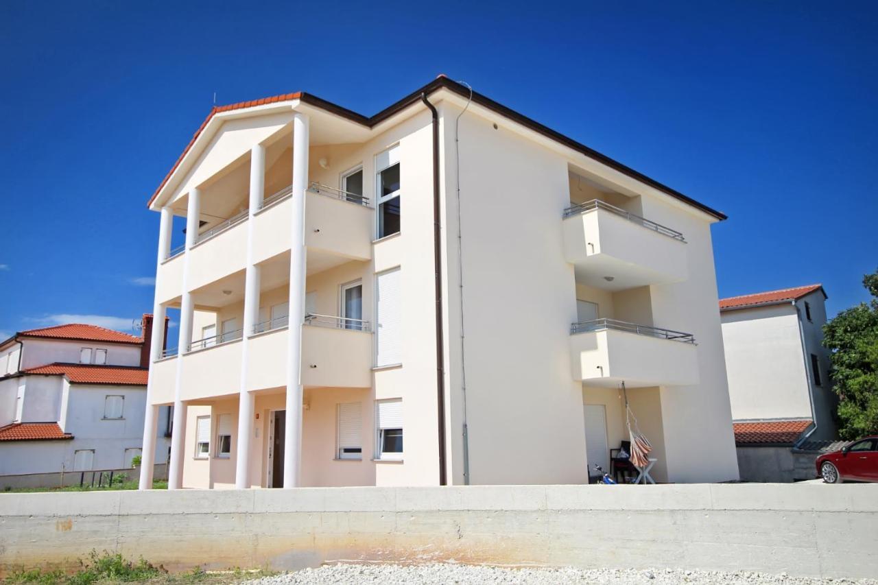 Loren - Mali - Second Floor Medulin Exterior photo